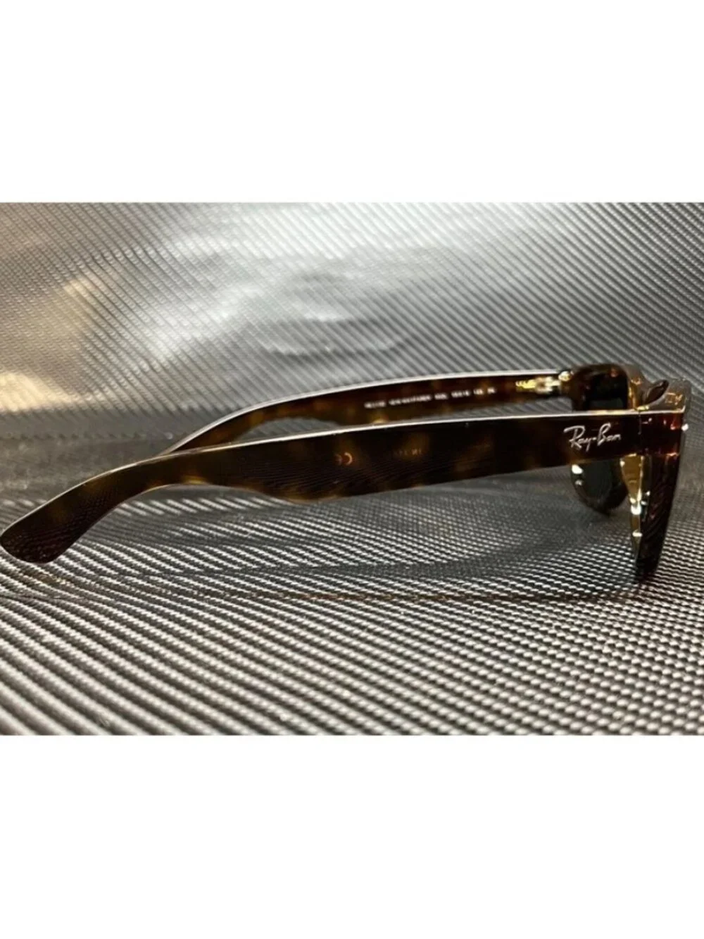 Ray-Ban new tags
